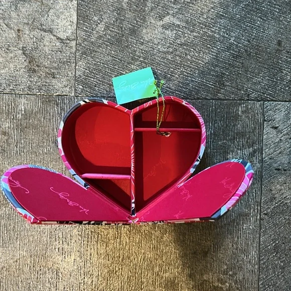 Heart-Shaped Floral Box - Picture 5 of 5